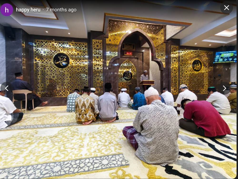 Interior Masjid Izzatul Ulya